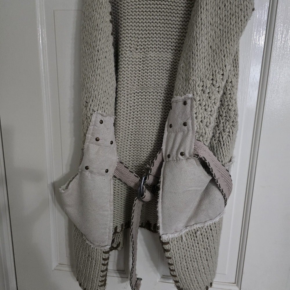 Hendi Sweater Vest  Knit and Suede